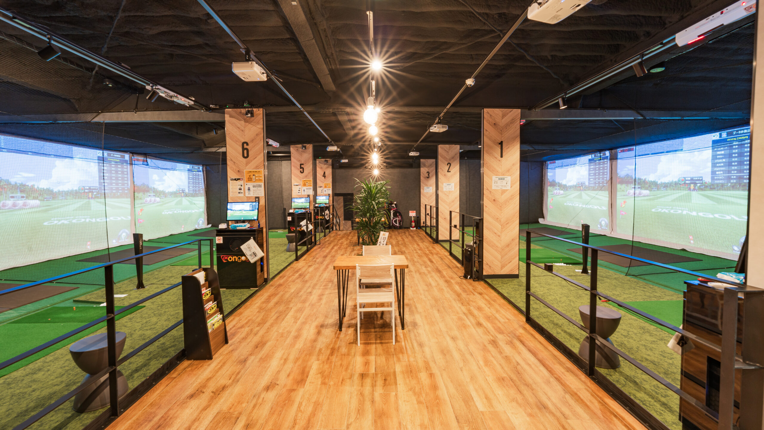 24時間インドアゴルフ練習場　i8GOLF（アイエイトゴルフ）