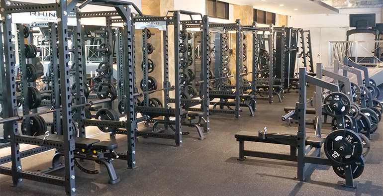 初期投資を30～50%抑えながらマシン充実の大型ジムを出店可能。