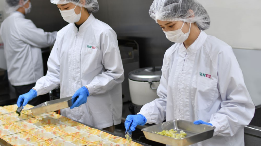 管理栄養士が作成した献立をお客様へ