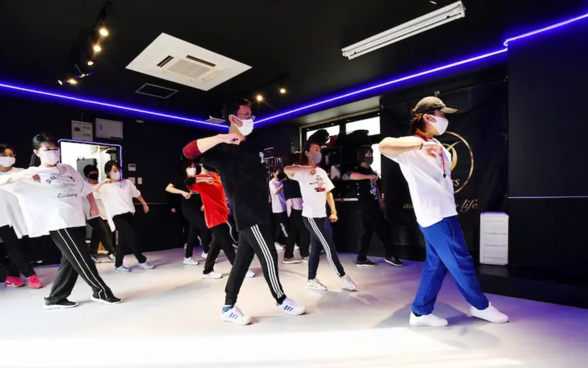 中高年・シニアに特化した 唯一のダンス教室FC