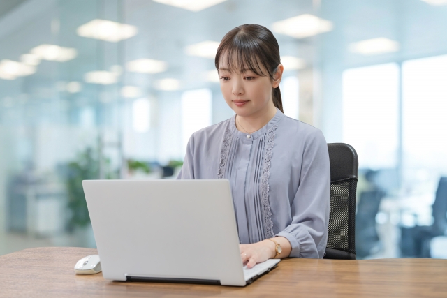 費用・リスク・収入で比較!個人事業主とフランチャイズどっちが有利?